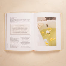 Load image into Gallery viewer, Moon Bath: Bathing Rituals and Recipes for Relaxation and Vitality